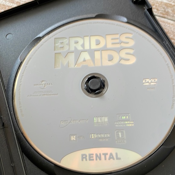 3/$15 u pick dvds📀or 1 for $9~ Bridesmaids UNRATED - Picture 3 of 7